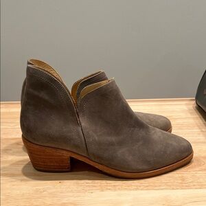 Nisolo Mia Ankle Booties